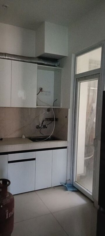Bathroom in 3.5 BHK Apartment at Alpine AIGIN Royal, Sector 1 Greater Noida – for Rent