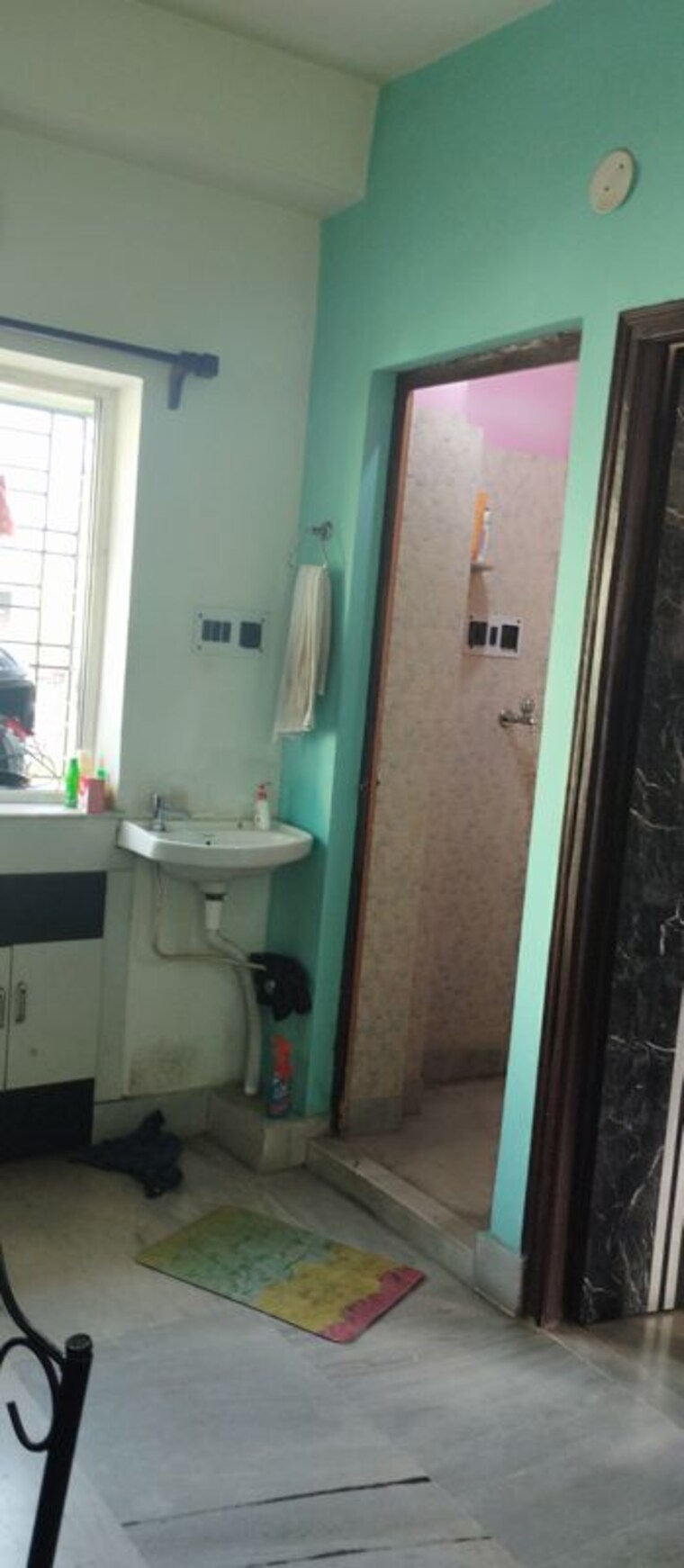 Bathroom, dharmatala road 1 Bedroom 495 Sq.Ft. Apartment In Dharmatala Road Kolkata 9900655