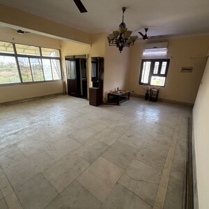 Room in 3 BHK Apartment at Vikas Puri – for Sale