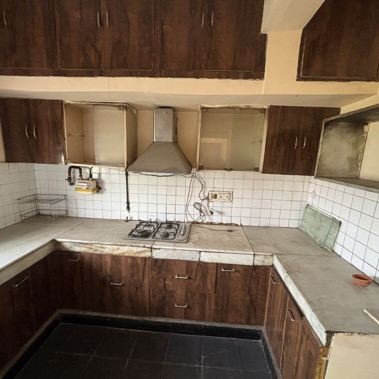 Kitchen, vikas puri 3 Bedroom 1250 Sq.Ft. Apartment In Vikas Puri Delhi 9900665