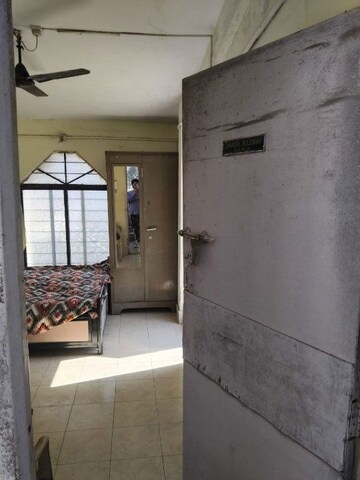 Room in 1.5 BHK Apartment at Ravi Apartments, Kondhwa – for Sale