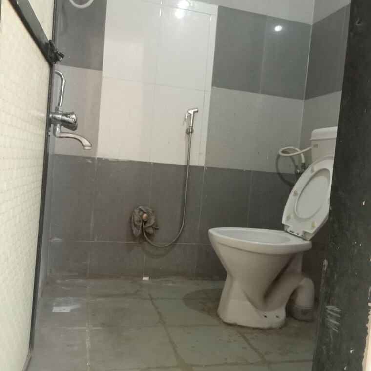 Bathroom, anand-park-pimple-gurav 2 Bedroom 950 Sq.Ft. Apartment In Pimple Gurav Pune 9900685