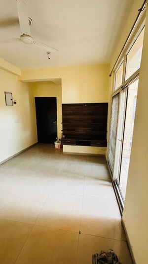 Room in 3 BHK Apartment at Mahagun Mywoods, Sector 16c Greater Noida – for Rent