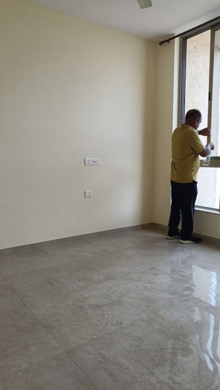 Room, hiranandani-lavinia 1 Bedroom 630 Sq.Ft. Apartment In Ghodbunder Road Thane 9900784