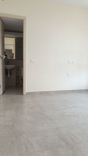 1 BHK Apartment For Rent in Hiranandani Lavinia, Ghodbunder Road