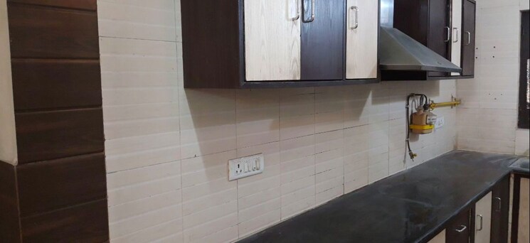 Bathroom, kalkaji 3 Bedroom 1500 Sq.Ft. Apartment In Kalkaji Delhi 9900887