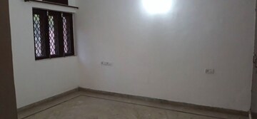 Room in 3 BHK Apartment at Kalkaji – for Rent