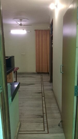 Room in 1 BHK Independent House at Gomti Nagar – for Rent
