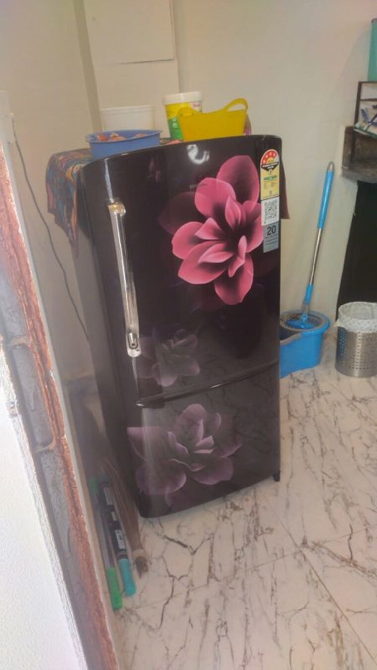  Parking, pitampura 1 RK 600 Sq.Ft. Builder Floor In Pitampura Delhi 9900956