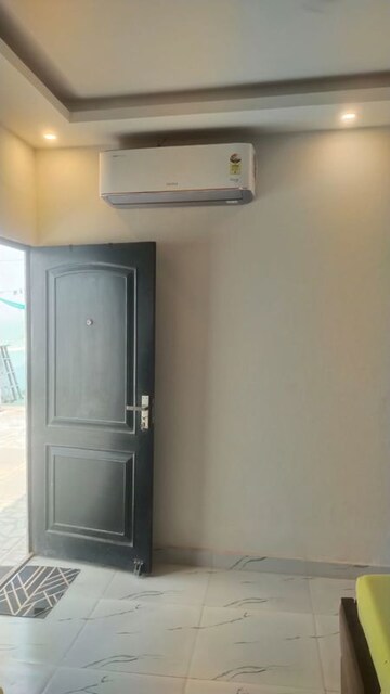 Room in 1 RK Builder Floor at Pitampura – for Rent