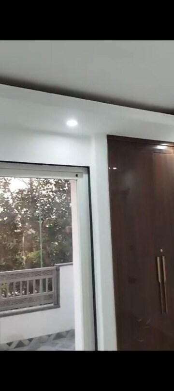 Furnished Amenities in 3 BHK Builder Floor at Parklands, Sector 85 – for Sale
