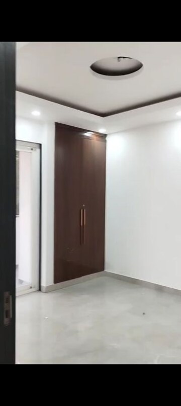 Room in 3 BHK Builder Floor at Parklands, Sector 85 – for Sale