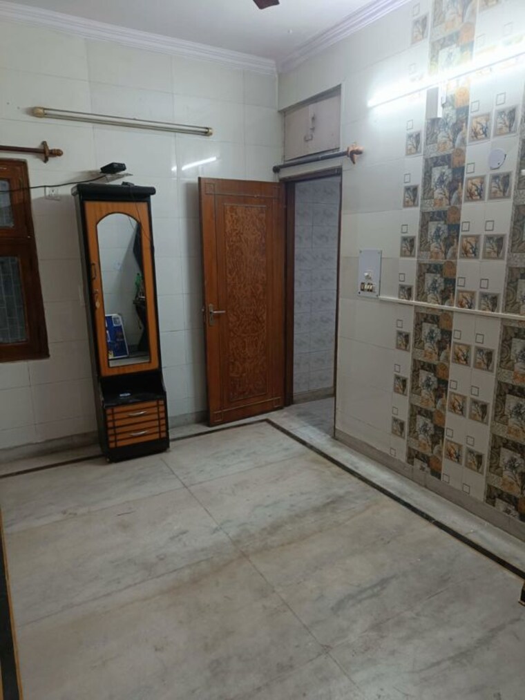 undefined, pitampura 3 Bedroom 1000 Sq.Ft. Builder Floor In Pitampura Delhi 9901057