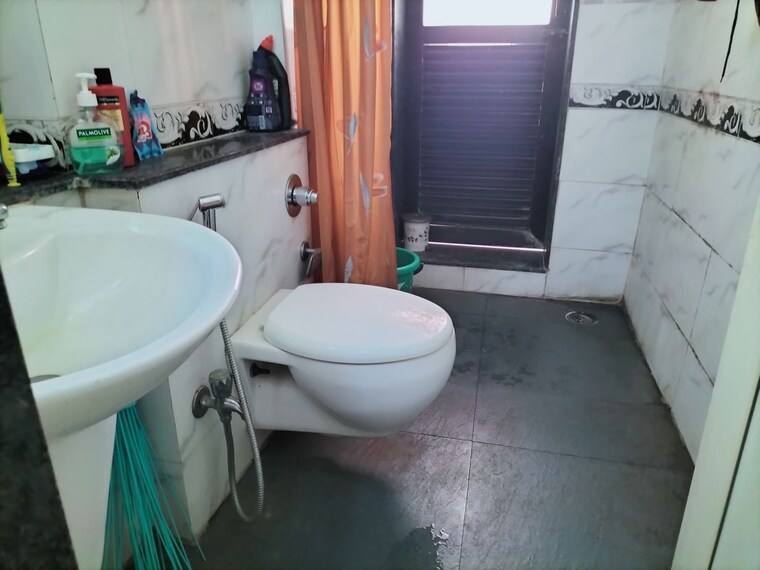 Bathroom, k-raheja-raheja-residency 1 Bedroom 690 Sq.Ft. Apartment In Malad East Mumbai 9901068