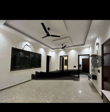 Furnished Amenities in 3 BHK Builder Floor at Prashant Vihar – for Rent