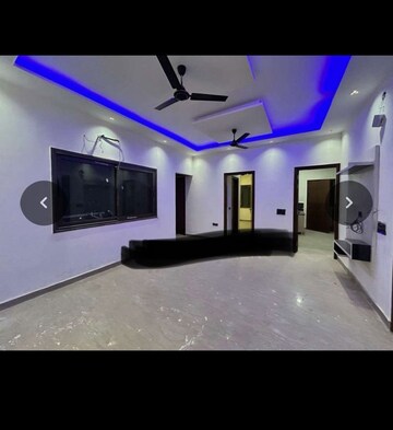 3 BHK Builder Floor For Rent in Prashant Vihar
