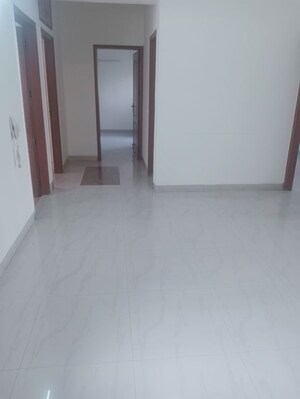 Room in 3.5 BHK Apartment at Vipul Greens, Sector 48 – for Rent