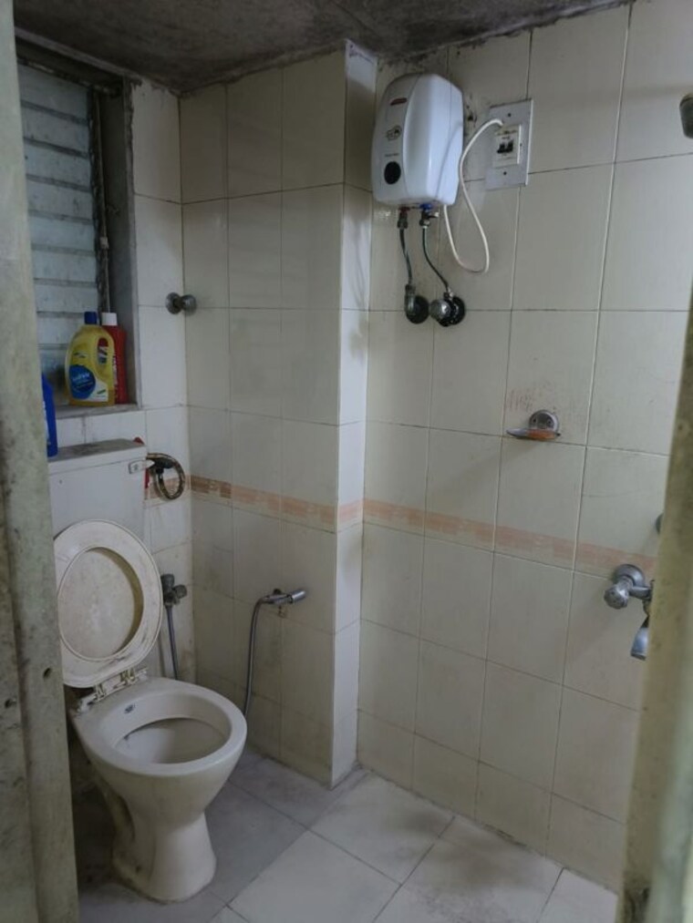 Bathroom, dadar west 1 Bedroom 489 Sq.Ft. Apartment In Dadar West Mumbai 9901166