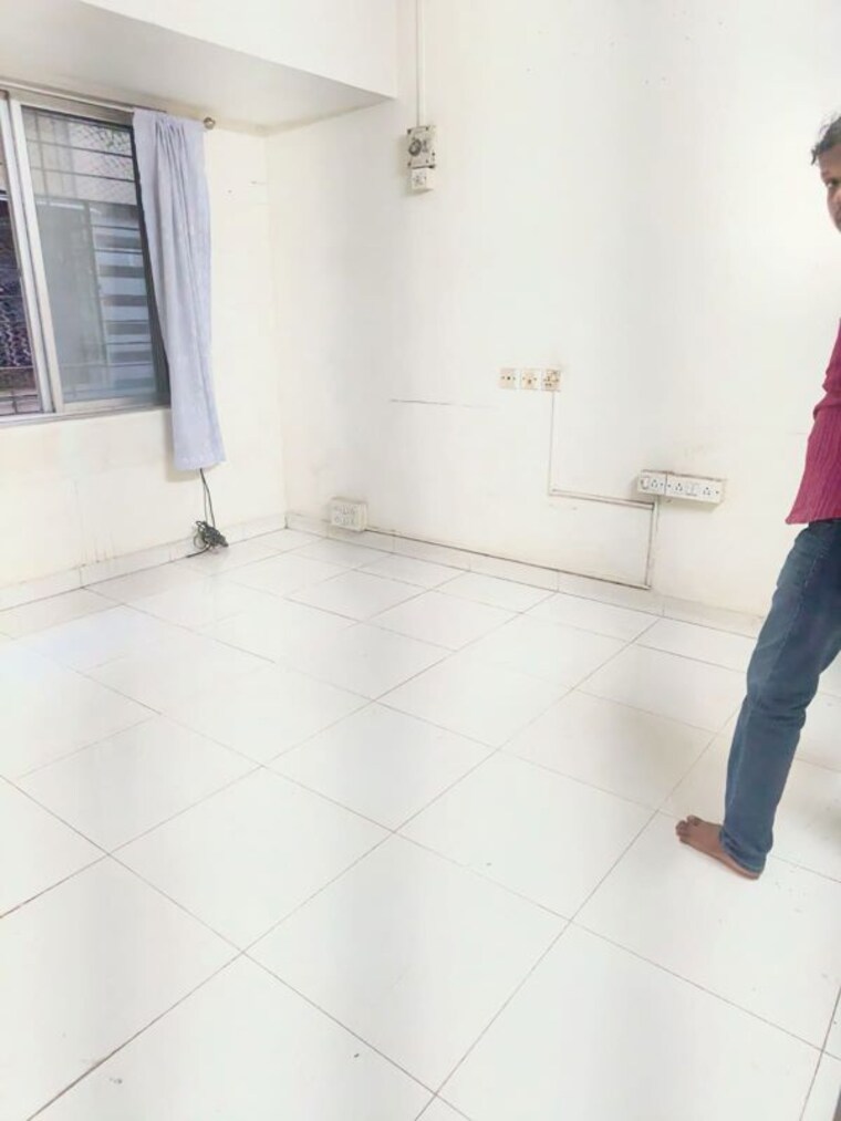 Room, dadar west 1 Bedroom 489 Sq.Ft. Apartment In Dadar West Mumbai 9901166