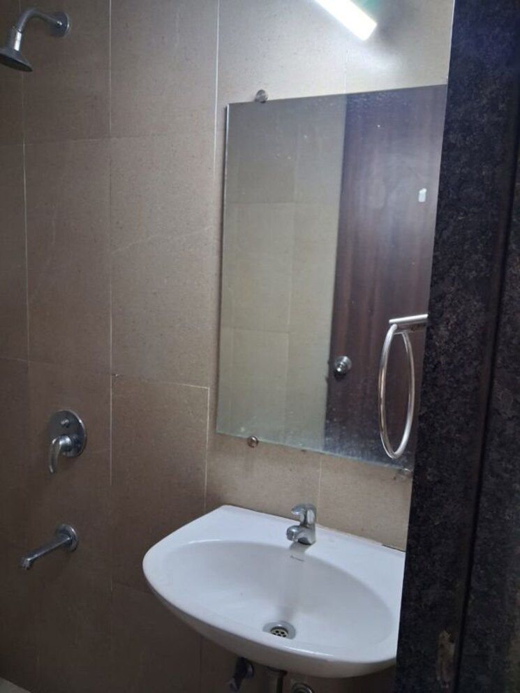 Bathroom, runwal-eirene 1 Bedroom 430 Sq.Ft. Apartment In Balkum Pada Thane 9901246