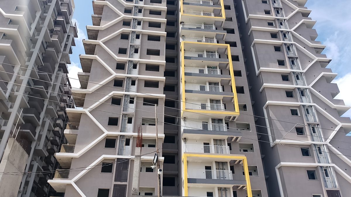 2 BHK + Pooja Room Apartment For Sale in Candeur Lakescape