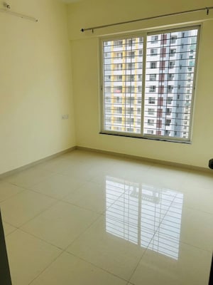 Room in 2 BHK Apartment at Kolte Patil Life Republic R 10, Hinjewadi – for Rent