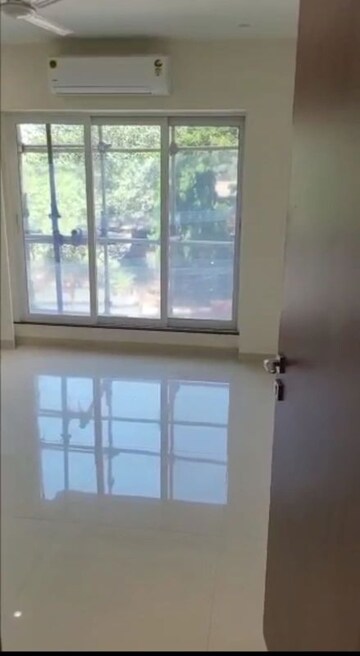 Room in 3 BHK Apartment at Triumph Tower, Malad West – for Sale