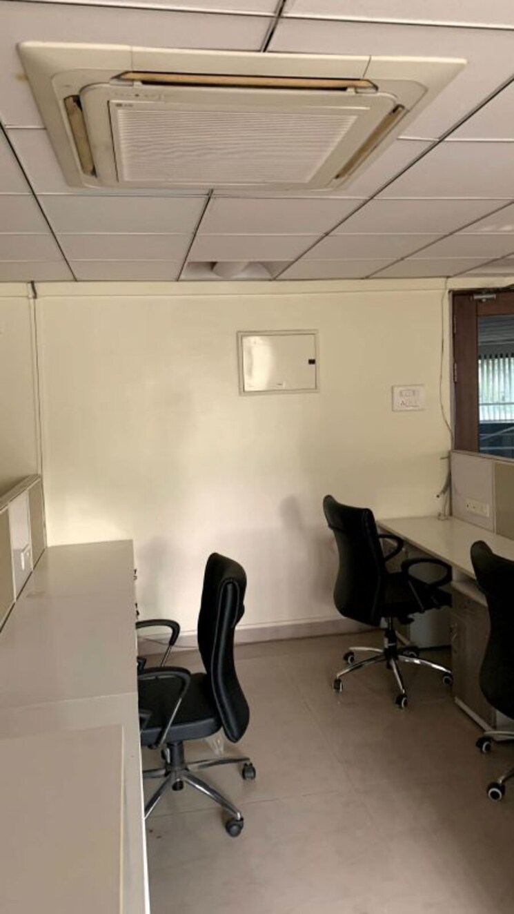 Team Area, senapati bapat road Commercial Office Space 3000 Sq.Ft. In Senapati Bapat Road Pune 9901498