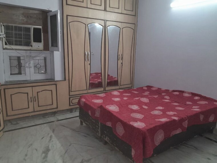 Bedroom, pitampura Pg For Boys & Girls In Pitampura 9901516
