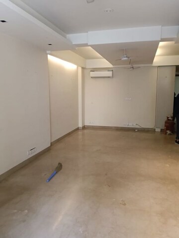 Room in 3 BHK Builder Floor at Chittaranjan Park – for Rent