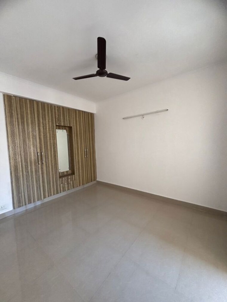 Room, sethi-max-royal 2.5 Bedroom 1295 Sq.Ft. Apartment In Sector 76 Noida 9901389