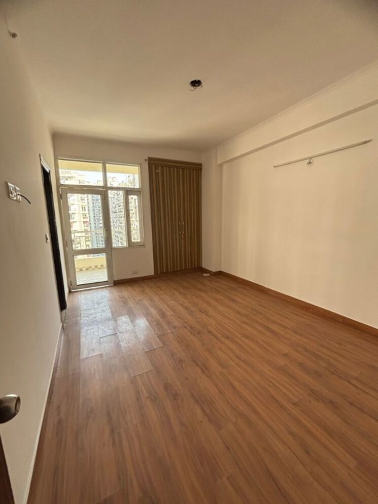 Room, sethi-max-royal 2.5 Bedroom 1295 Sq.Ft. Apartment In Sector 76 Noida 9901389