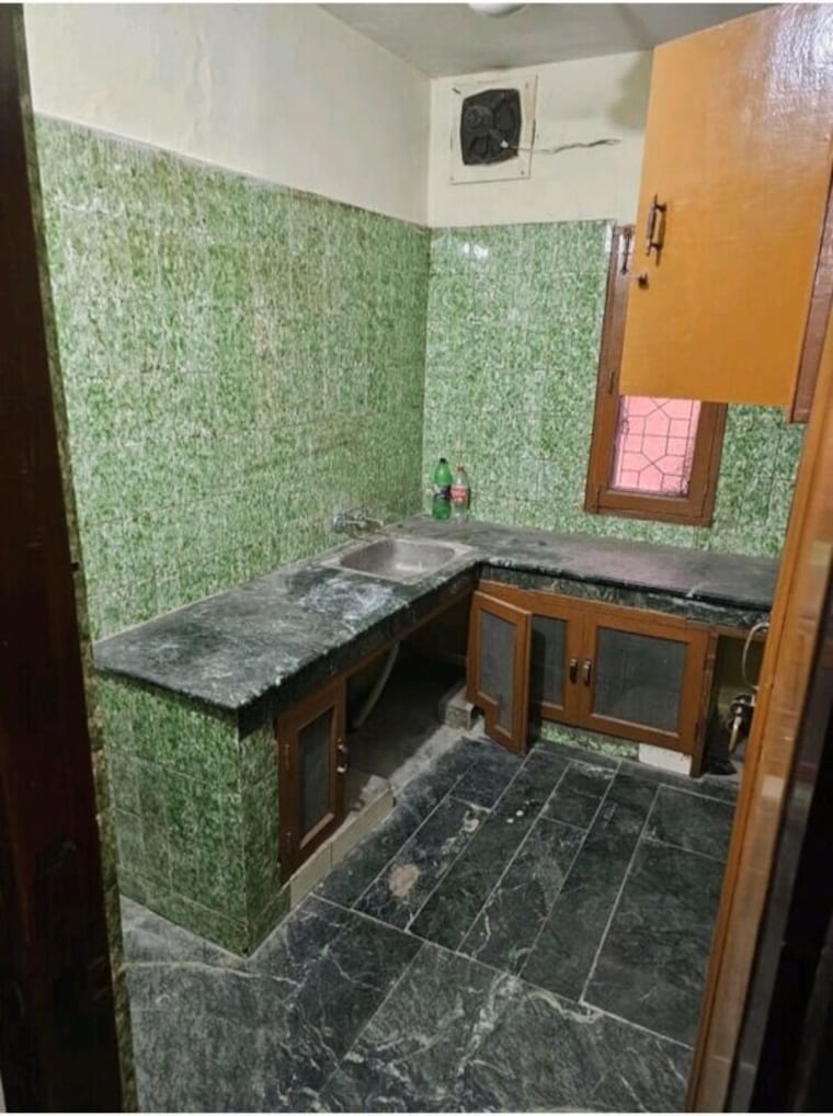 Kitchen, rohini sector 13 3 Bedroom 920 Sq.Ft. Builder Floor In Rohini Sector 13 Delhi 9901562