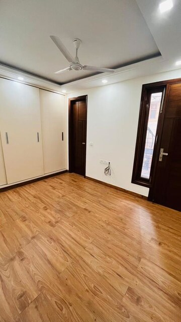 Room in 2 BHK Builder Floor at Kalkaji – for Rent