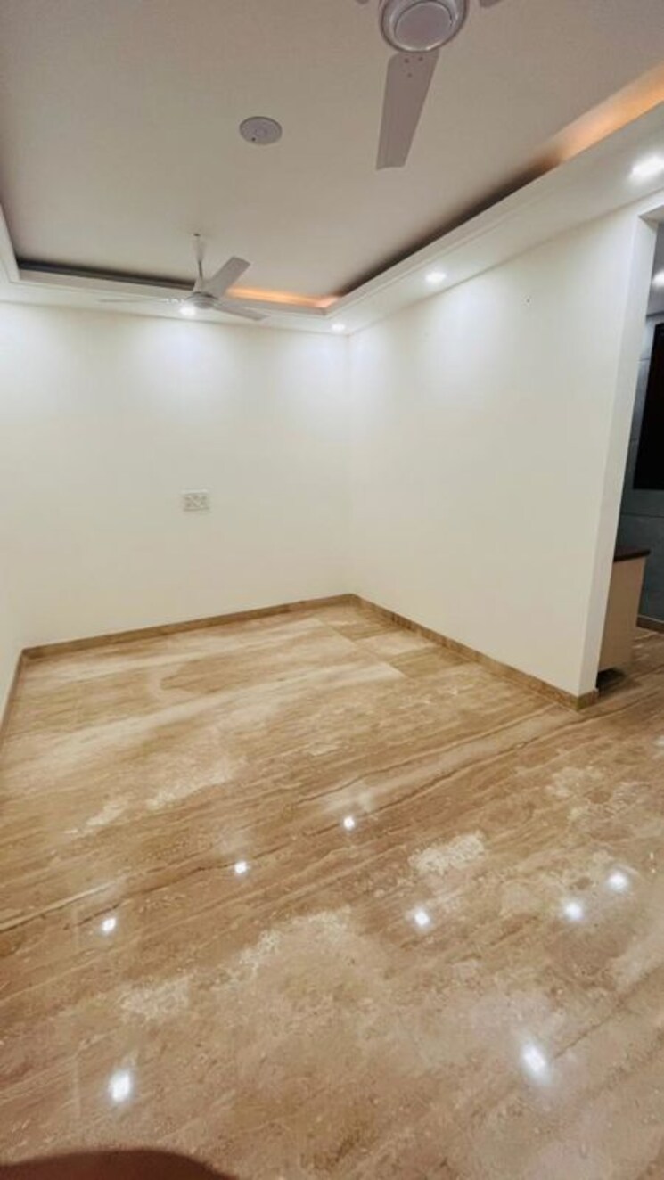 Room, kalkaji 2 Bedroom 100 Sq.Yd. Builder Floor In Kalkaji Delhi 9901748