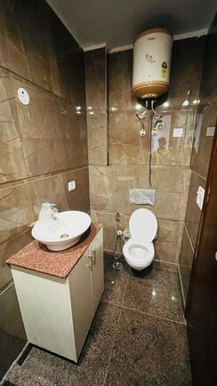 2 BHK + Servant Room Builder Floor For Rent in Kalkaji