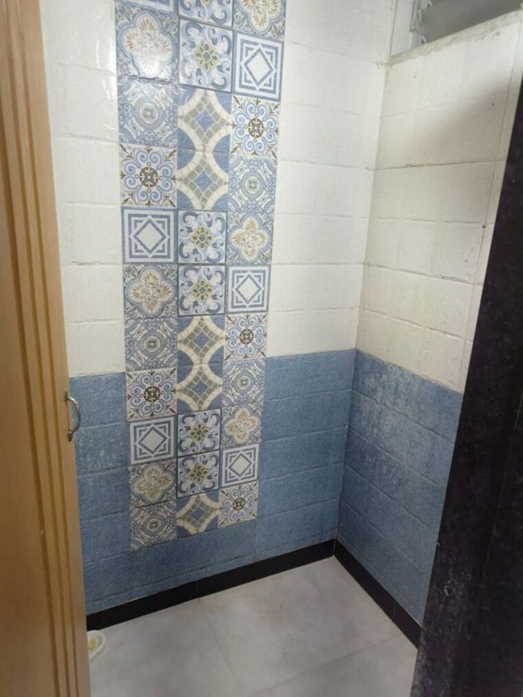 Bathroom, dadar east 1 Bedroom 410 Sq.Ft. Apartment In Dadar East Mumbai 9901745