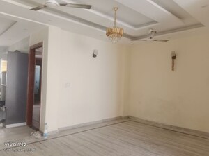 Room in 3 BHK Builder Floor at Ashoka Enclave 3, Sector 35 – for Rent
