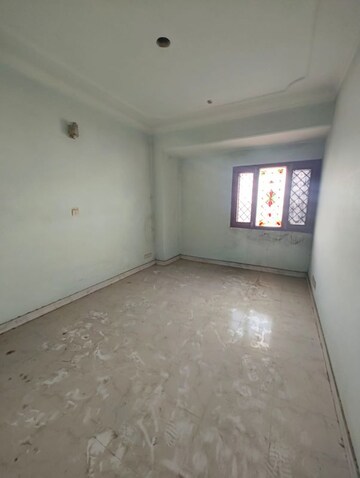 Room in 3 BHK Apartment at East Of Kailash – for Sale
