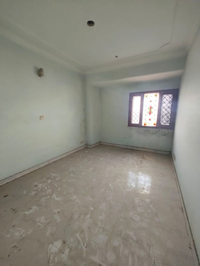 Room, east of kailash 3 Bedroom 1500 Sq.Ft. Apartment In East Of Kailash Delhi 9901941