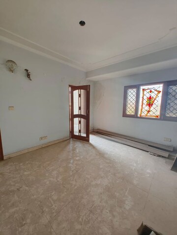 Room in 3 BHK Apartment at East Of Kailash – for Sale