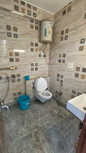 Room in  Pg at Prashant Vihar – for Rent