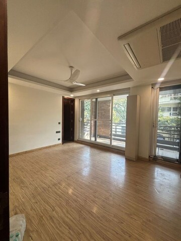 Room in 4 BHK Builder Floor at Greater Kailash ii – for Rent