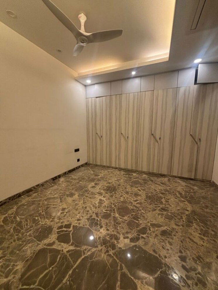 Bedroom, greater kailash ii 4 Bedroom 400 Sq.Yd. Builder Floor In Greater Kailash ii Delhi 9902051