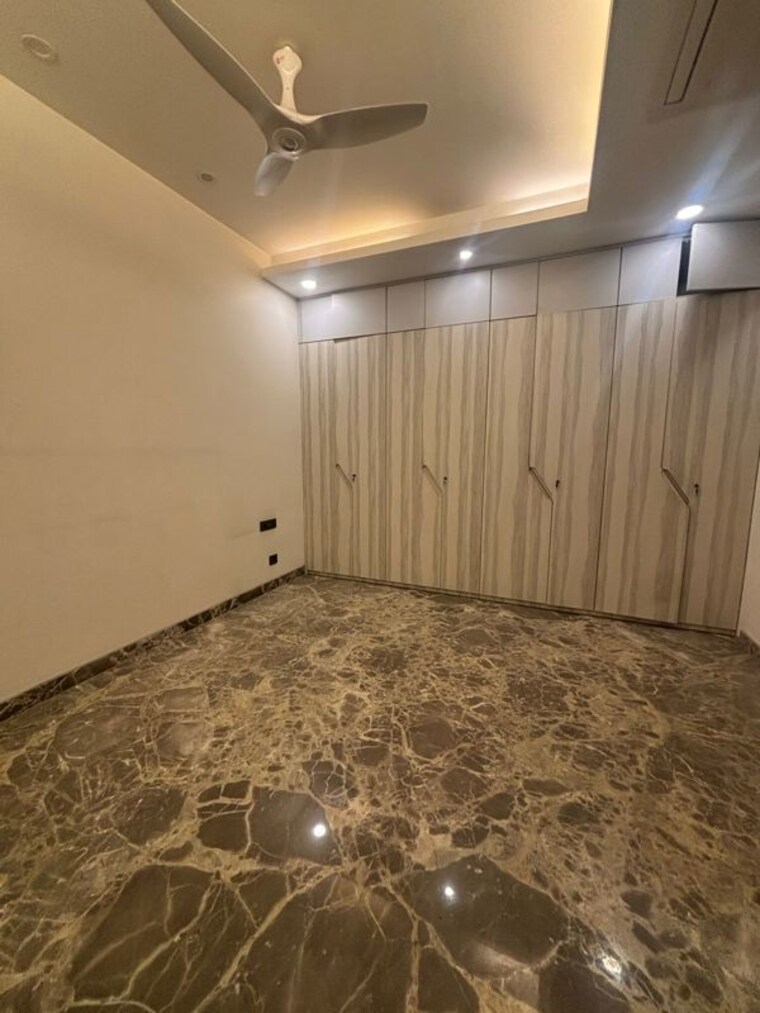 Bedroom, greater kailash ii 4 Bedroom 400 Sq.Yd. Builder Floor In Greater Kailash ii Delhi 9902051