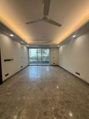 Room in 4 BHK Builder Floor at Greater Kailash ii – for Rent