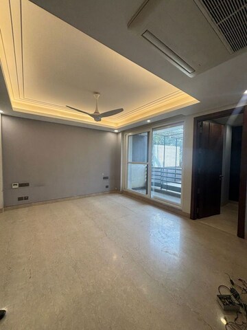 Room in 4 BHK Builder Floor at Greater Kailash ii – for Rent