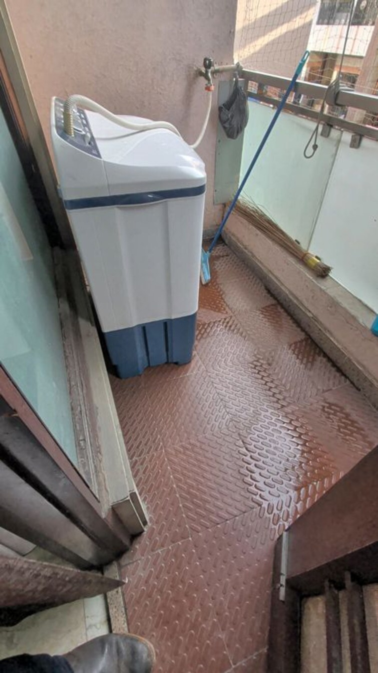 Balcony, pitampura Pg For Boys & Girls In Pitampura 9902074