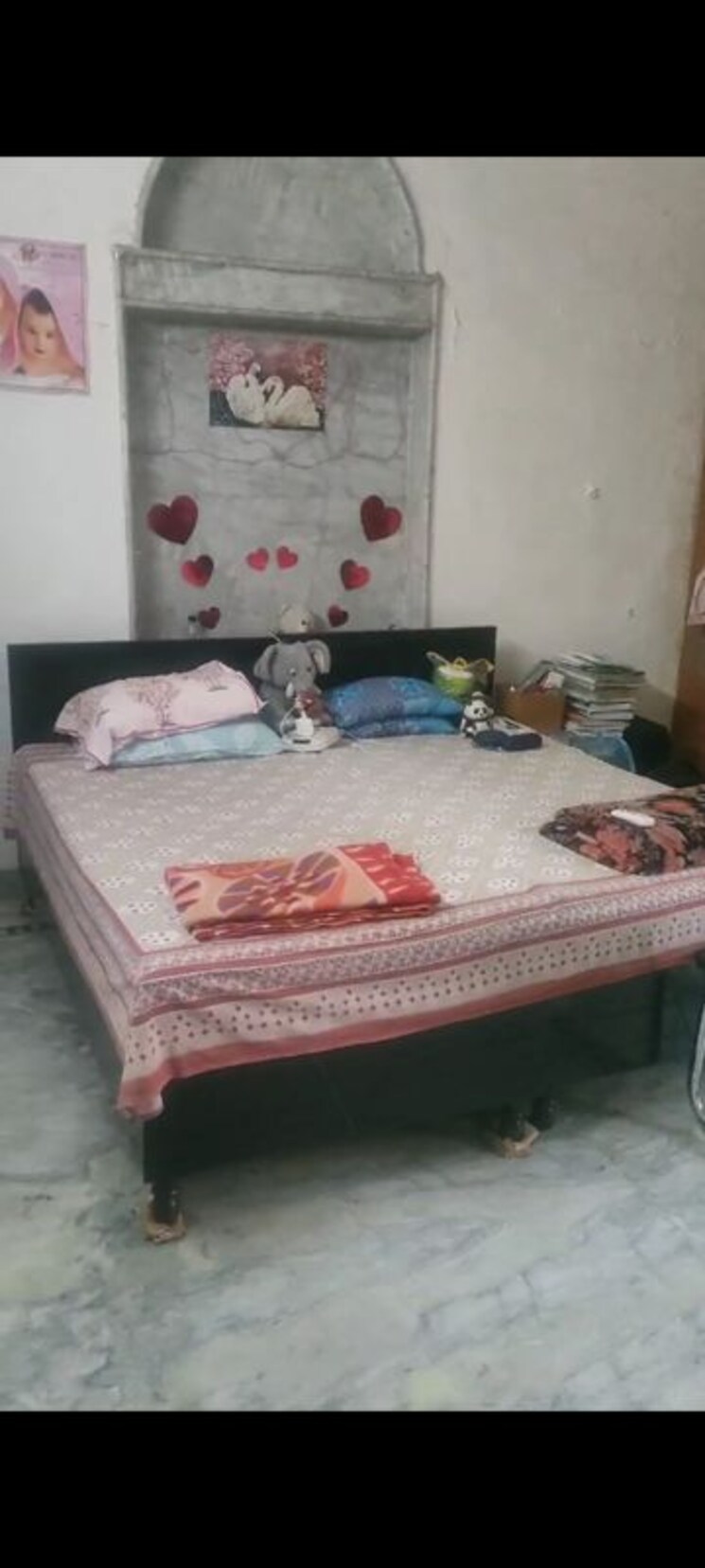 Bedroom, rwa-apartments-sector-26 1 RK 500 Sq.Ft. Apartment In Sector 26 Noida 9902098