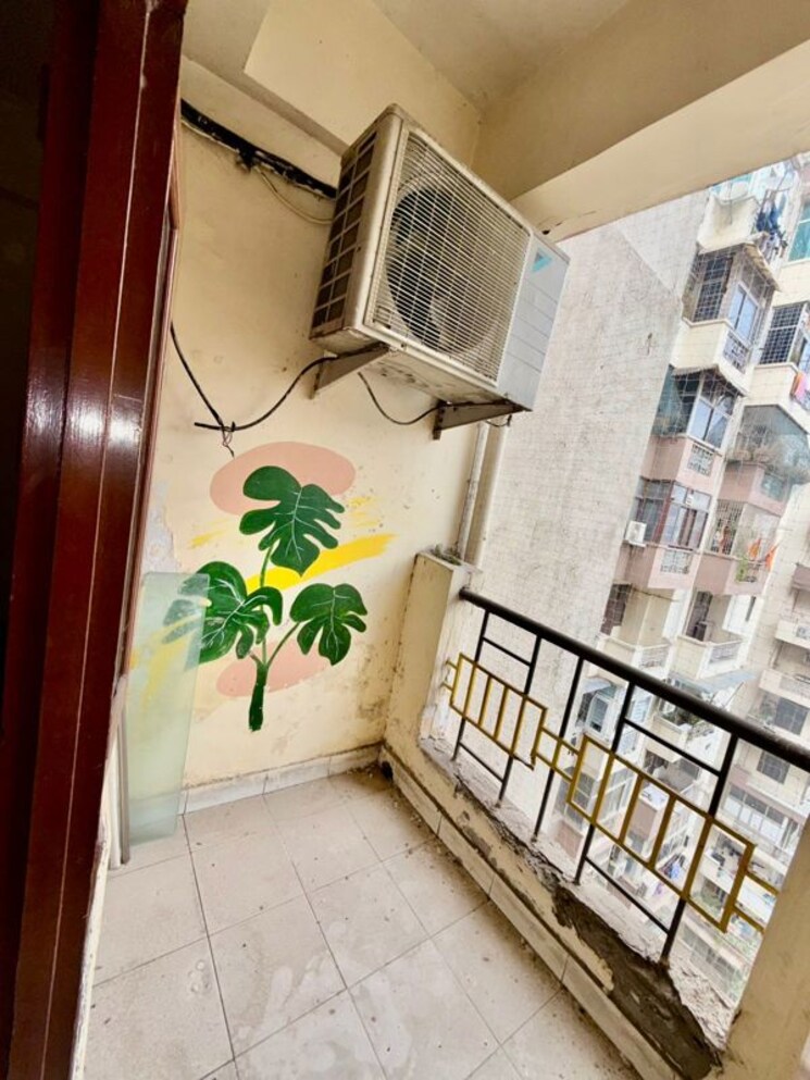 undefined, amrapali-royal 1 Bedroom 800 Sq.Ft. Apartment In Vaibhav Khand Ghaziabad 9901994